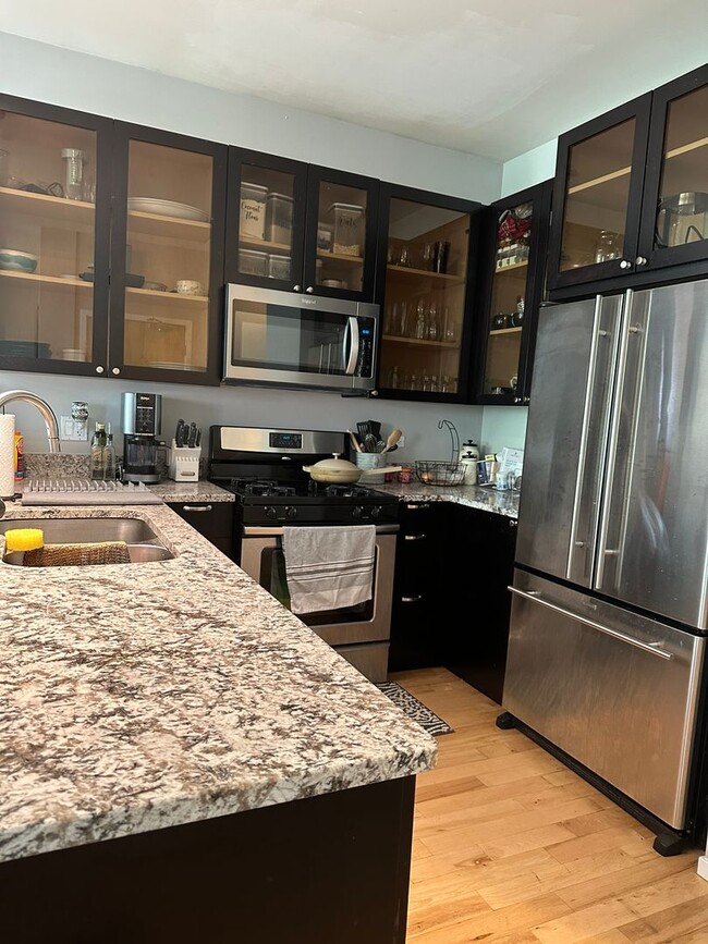 Photo - 1649 W Cortland St Unidad 301