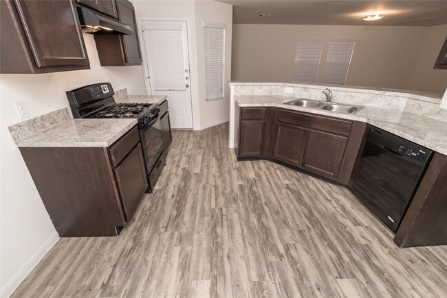 5482 Quail Cove Ln