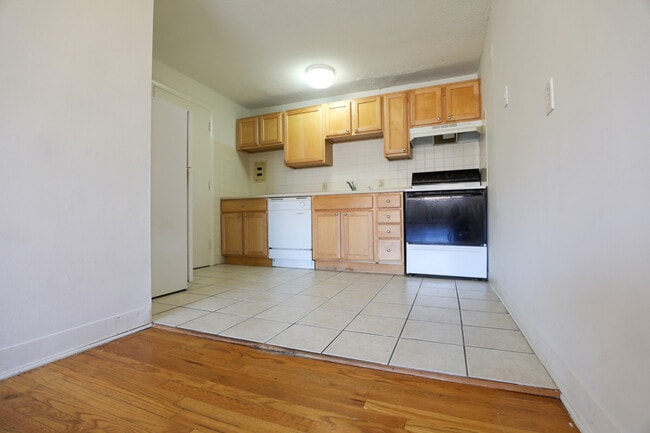 Photo - 239 Kelton St Unidad 32