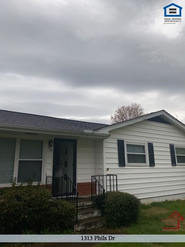 Photo - 1313 Phils Dr