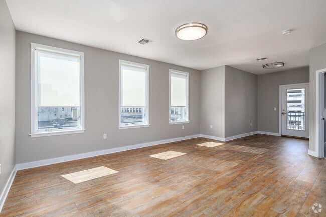 2BR, 2BA - 1,183SF - Living Room