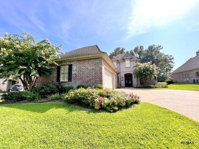 Photo - Southern Beauty with Golf Course View