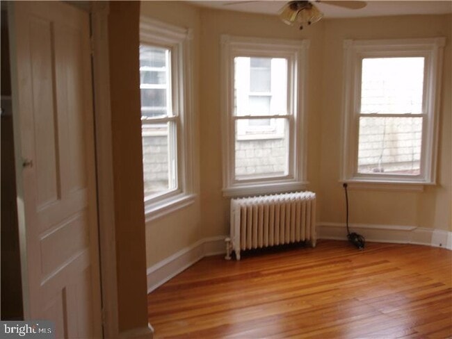 Photo - 608 W 20th St