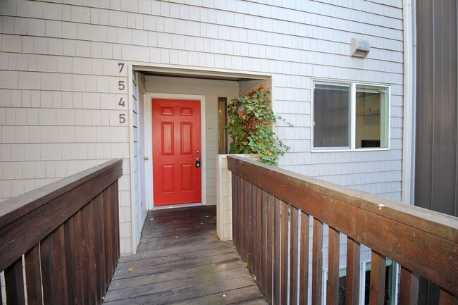 Photo - 7545 N Edgewater St