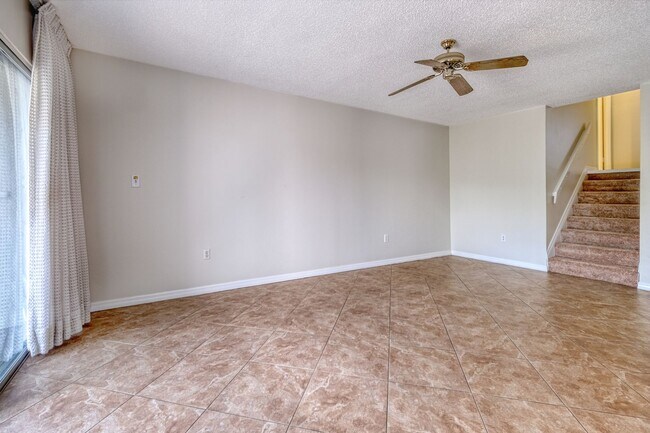 Photo - Indian Springs #205 Unidad Indian Springs #205