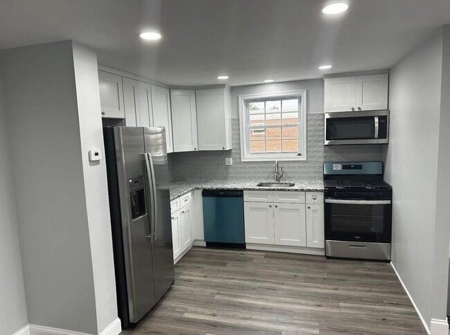 Photo - 2200 Benson St Unit 2F
