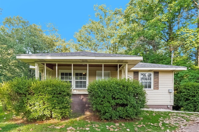 Building Photo - 1116 Hayes Rd