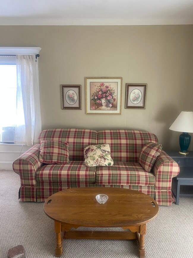Photo - 589 E Losey St