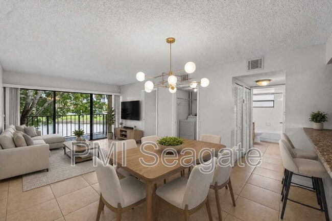 Building Photo - 1543 Lake Crystal Dr Unit G