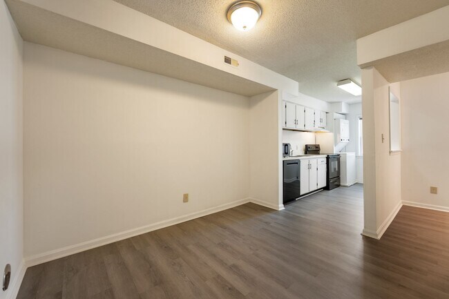 Photo - Updated 2BR/2.5BA in Fantastic Chapel Hill Location! Convenient to I-40!