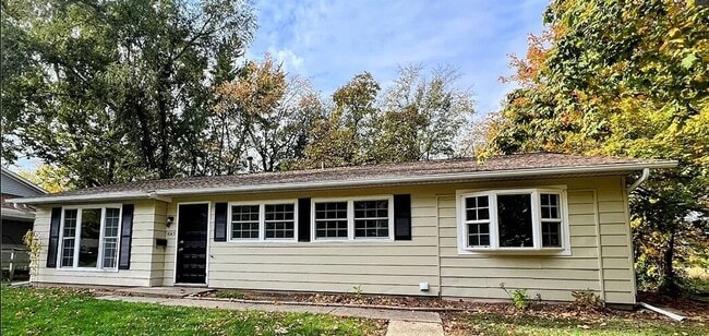Building Photo - 4 Bedroom 1.5 bath in Argenta Oreana School District!