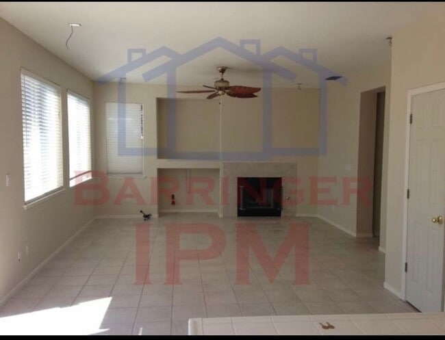 Photo - Close to freeway and shopping