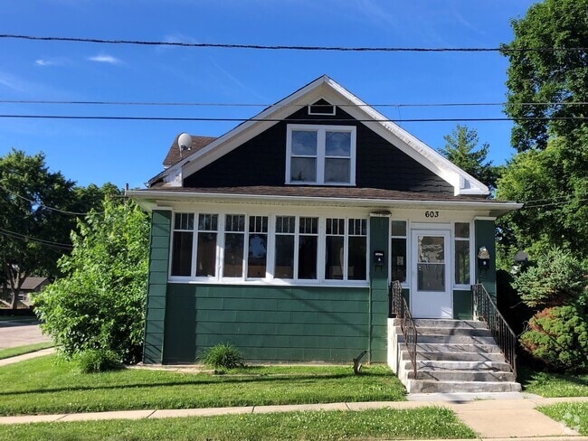 Building Photo - 603 Mill St Rental