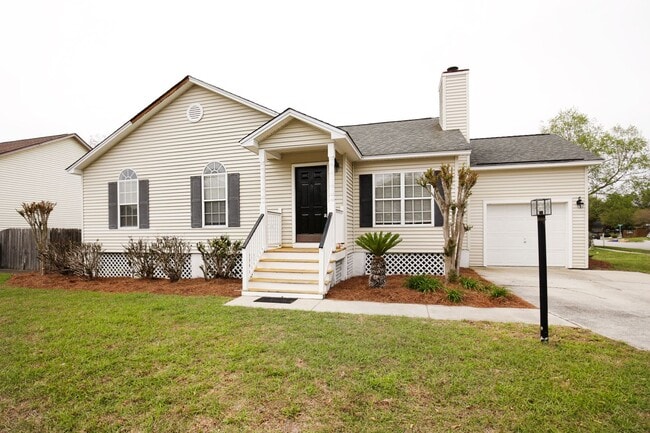 Available now. Beautiful fully renovated 3... - Available now. Beautiful fully renovated 3... Casa