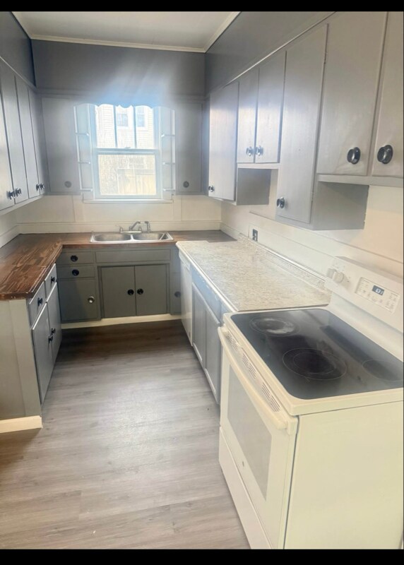 Photo - 249 Barney St