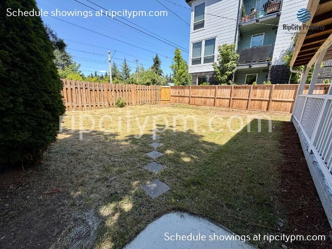 Photo - 17500 E Burnside St