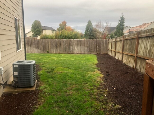 Photo - Newer 3 bedrooms 2.5 bathroom townhouse!