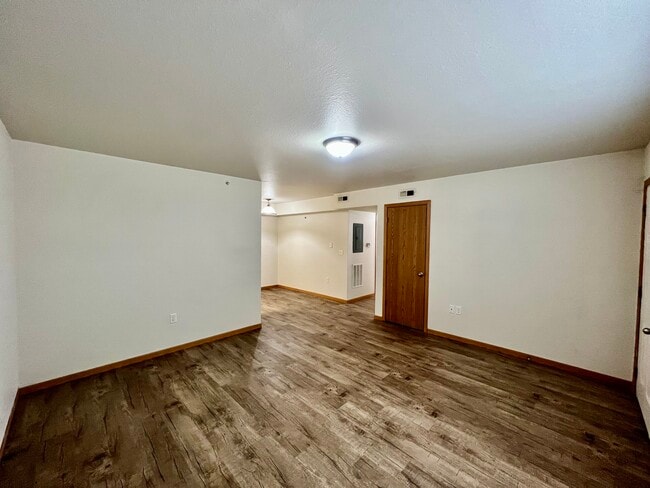 Photo - Oxford Park 2 Apartments