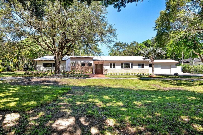 Building Photo - 11301 SW 91 Ave