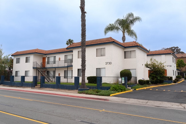 Building Photo - 3 bed, 2 bath Unit 38K