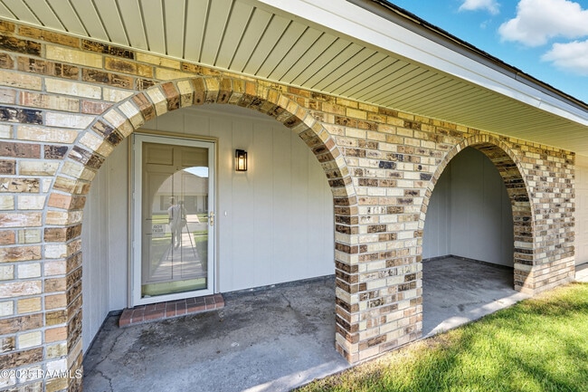 Photo - 119 Canada Dr