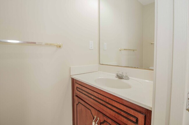 Photo - 2004 Tynewood Dr