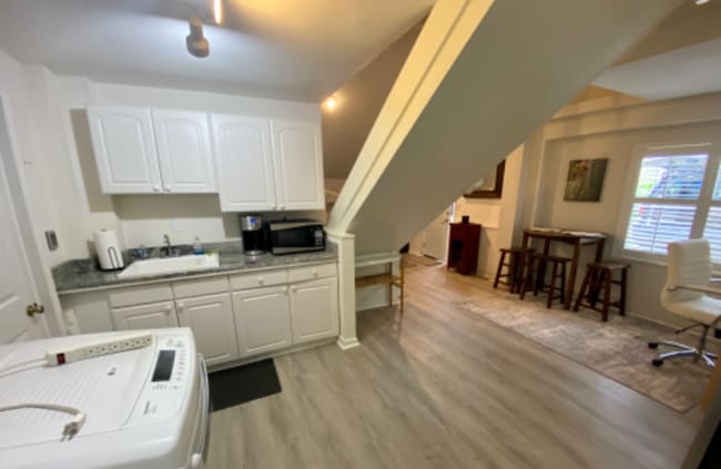 Photo - 804 Oakdale St Unidad Suite