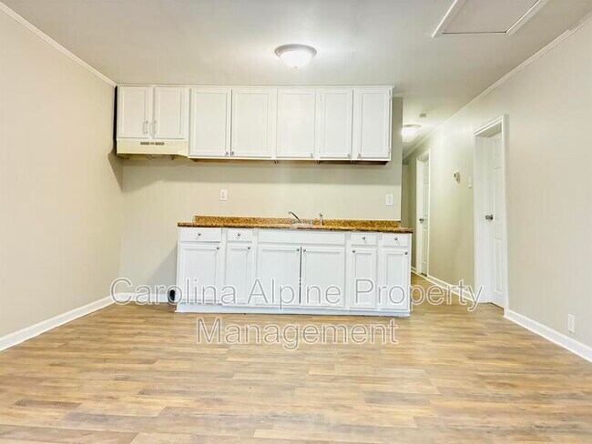 Photo - 905 Wilmouth St