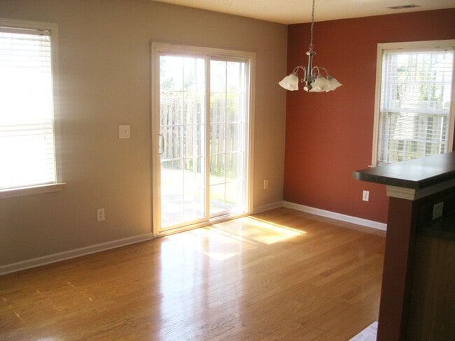 Photo - 1005 Dayton Ct