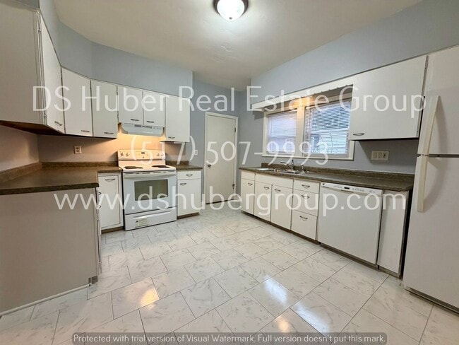 Building Photo - 420 W Maple St Unit Maple 420 (Lower)