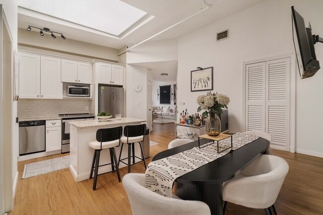 Photo - 188 North St Unidad 61