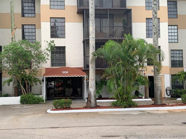 Photo - 5530 NW 44th St Unit 311C