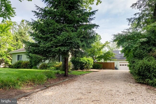 Photo - 2031 Hillside Dr