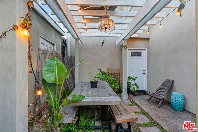 Photo - 4183 Commonwealth Ave