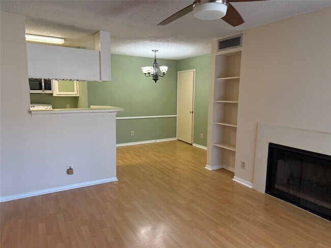 Photo - 2121 Hepburn St Unit 1102