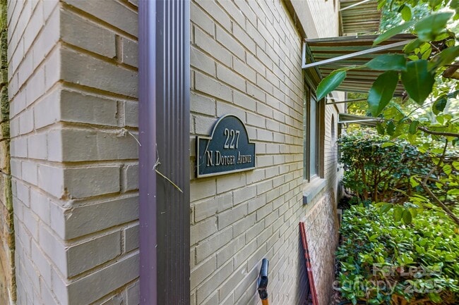 Photo - 227 N Dotger Ave