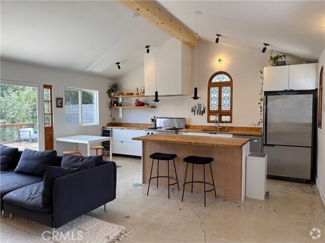 Building Photo - 8515 Crescent Dr Rental