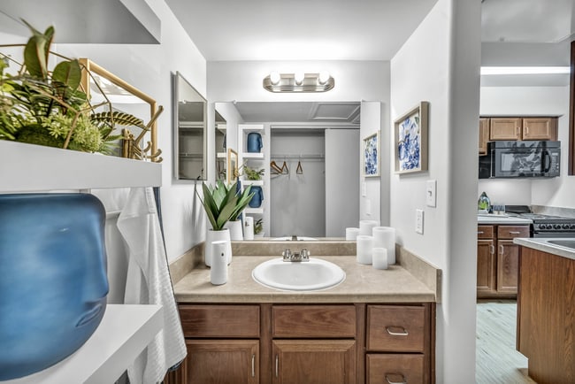 99-web-or-mls-8600-n-lamar-blvd.jpg
