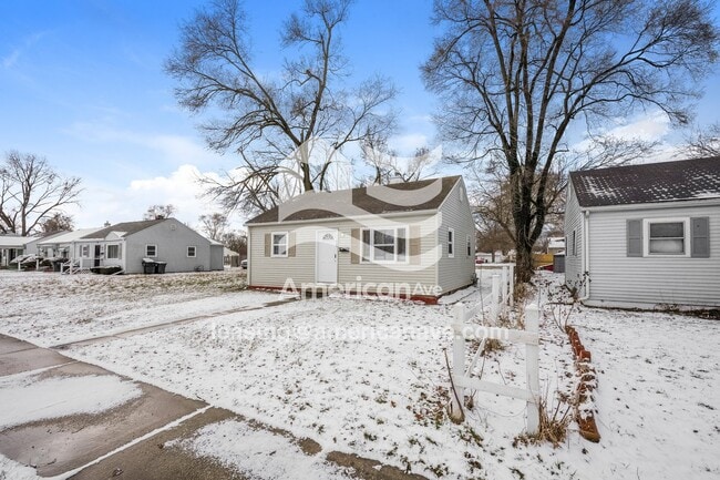 Photo - 233 N Wellington St