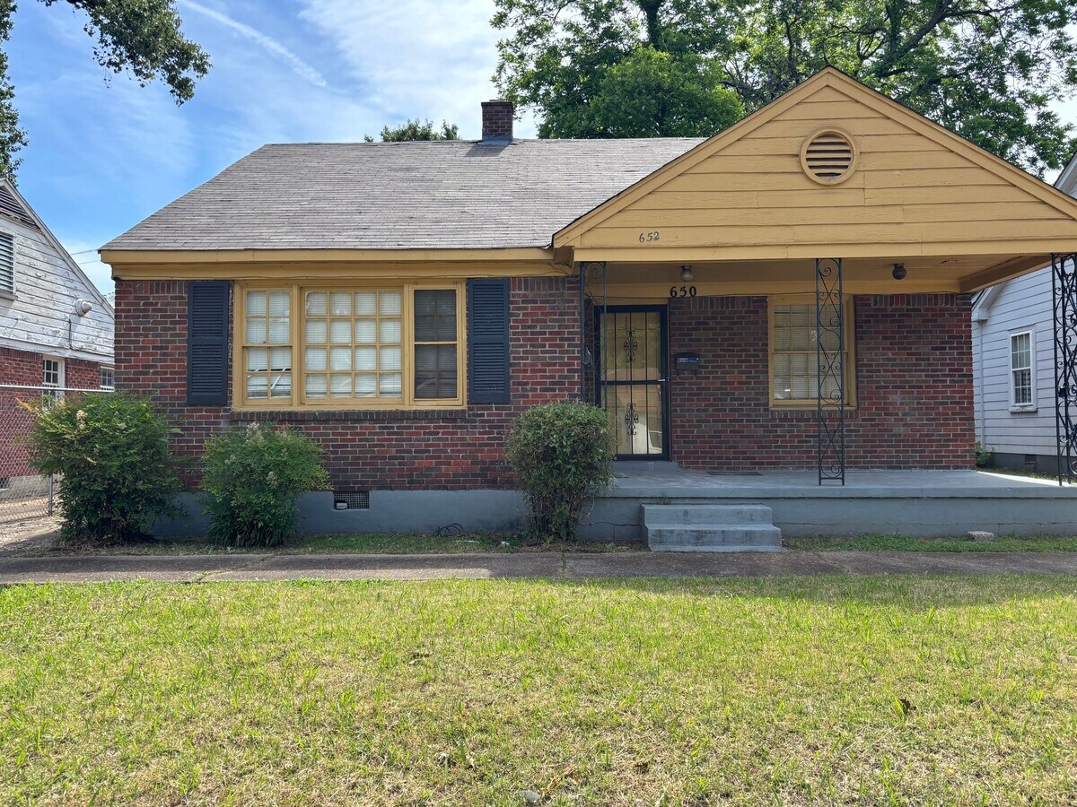 Photo - 652 N Hollywood St