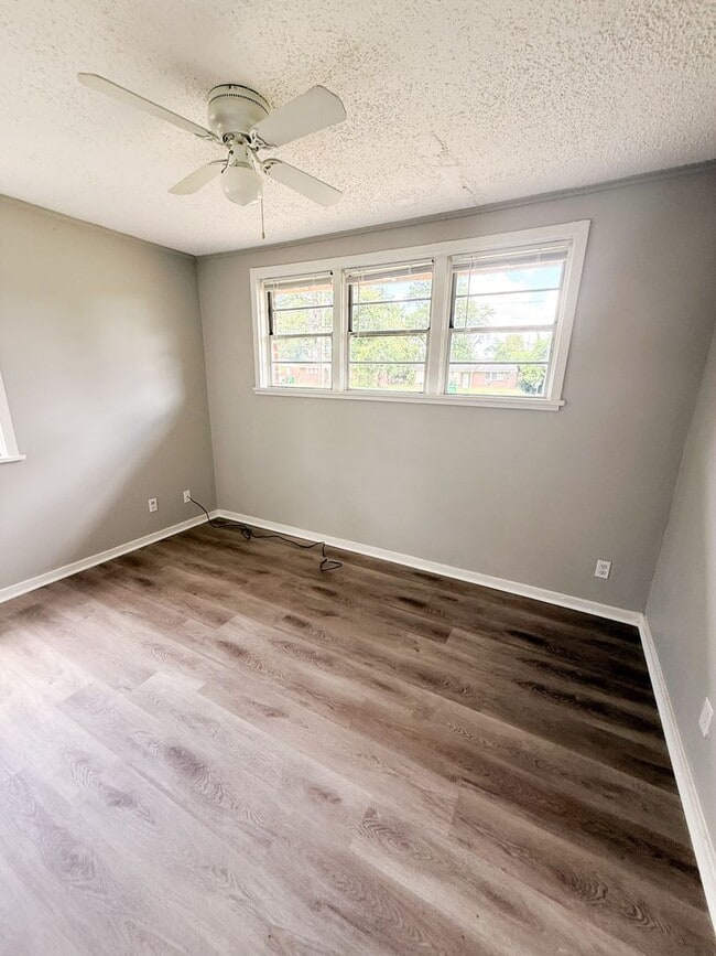 Photo - 2113 Robin St