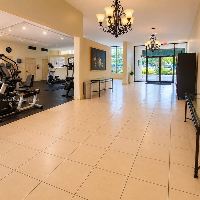 800 Parkview Dr Unit 512