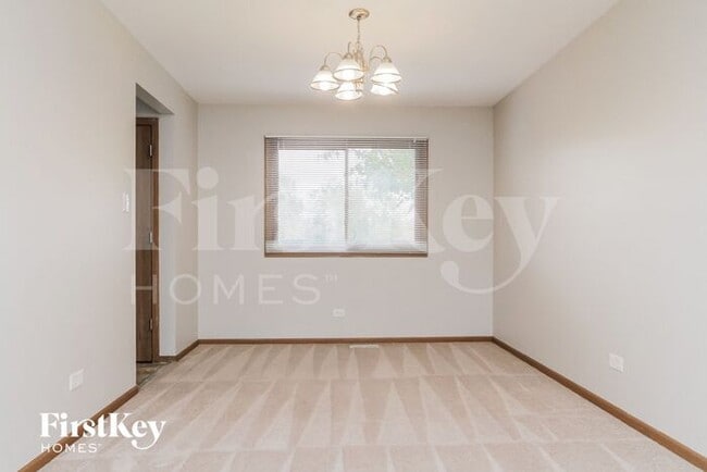 Photo - 753 Willow Rd