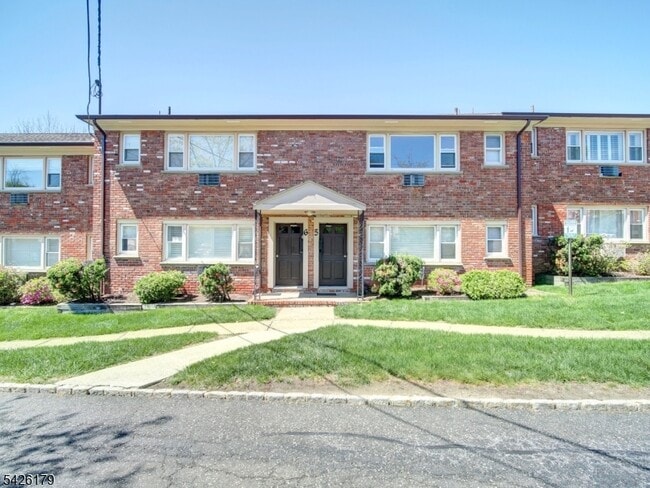 Building Photo - 365 Bloomfield Ave