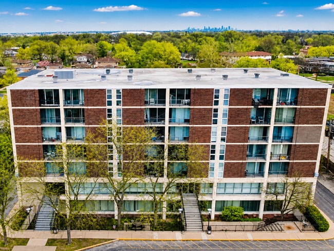 Building Photo - 1043 S York Rd Unit 406