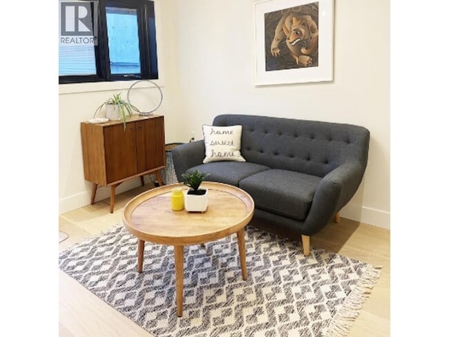 Photo - 282 E 18th Ave