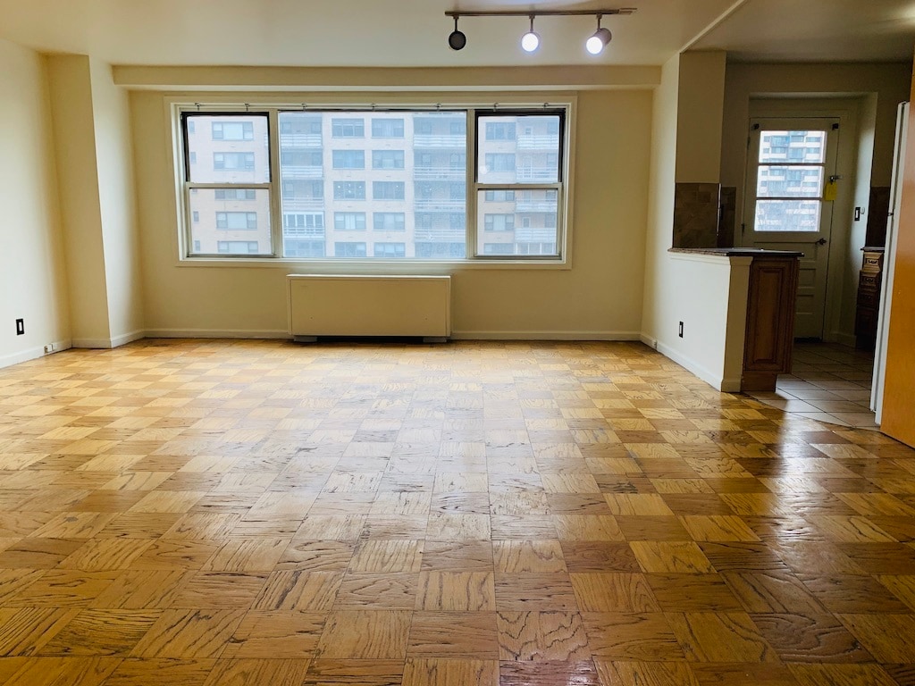 Photo - 225 Saint Pauls Ave (Jersey City, NJ)