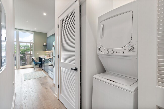 Photo - 4513 N Clark St Unit 306