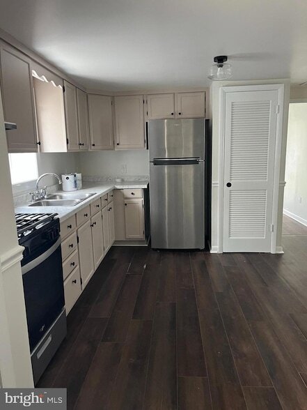 Photo - 218 Elizabeth St