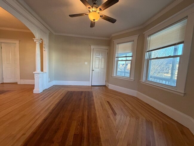 Building Photo - 320 Wood St Unit 2